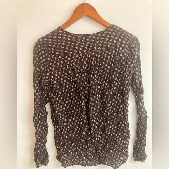 GAP long sleeve flower top - Picture 3 of 4